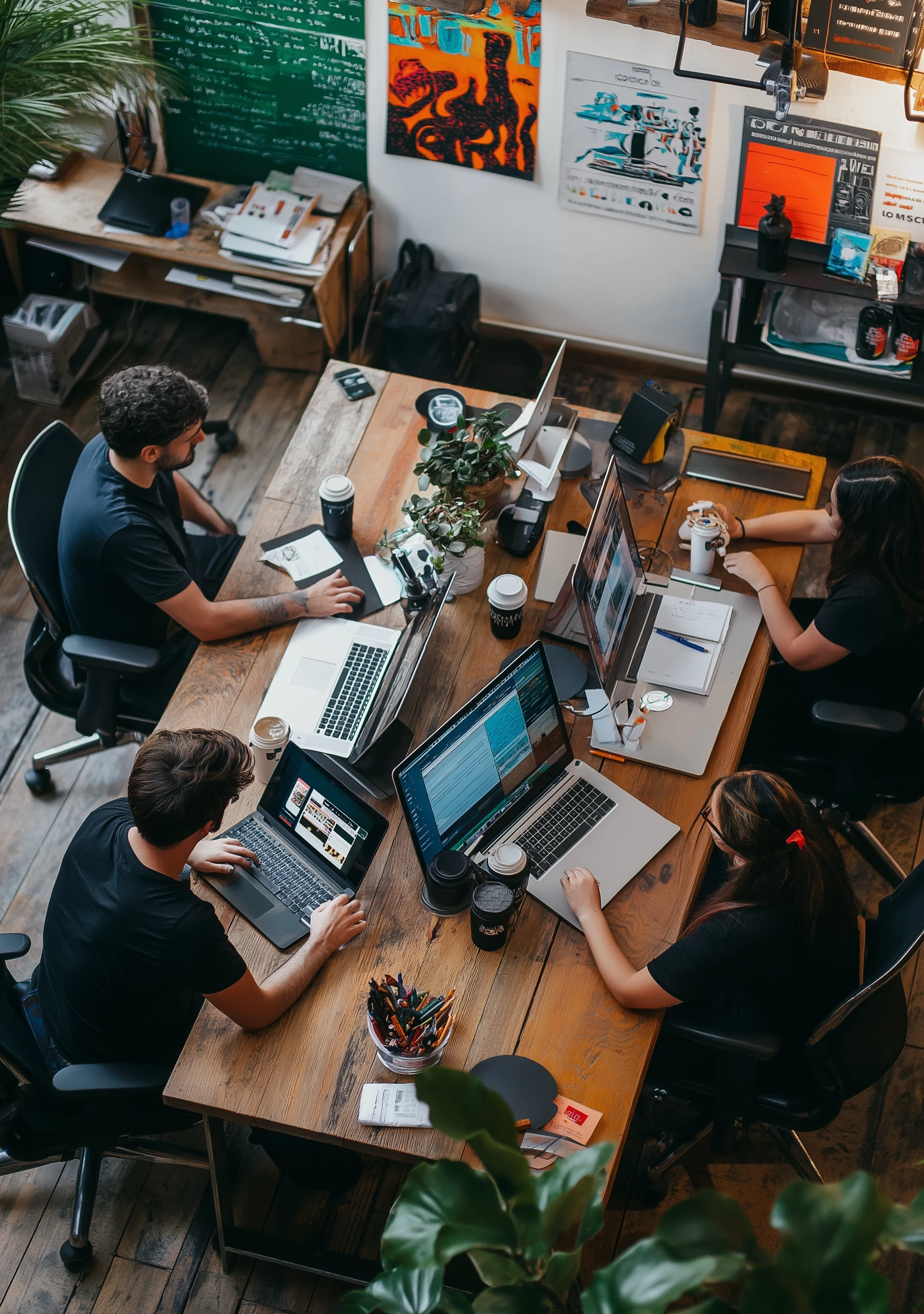 Zespół SEO creationX pracujący nad strategią pozycjonowania